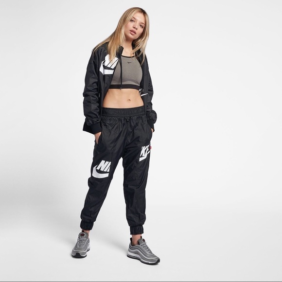NWT Women’s Nike Sportswear Windrunner Pants - Picture 5 of 7